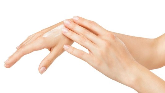 handcreme aanbrengen